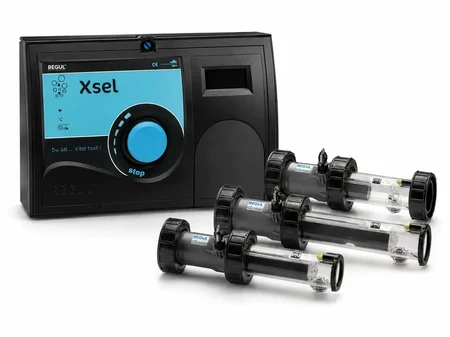 REGUL Xsel – clorinator simplu cu sare, cu un singur buton, pentru piscine până la 160 m³