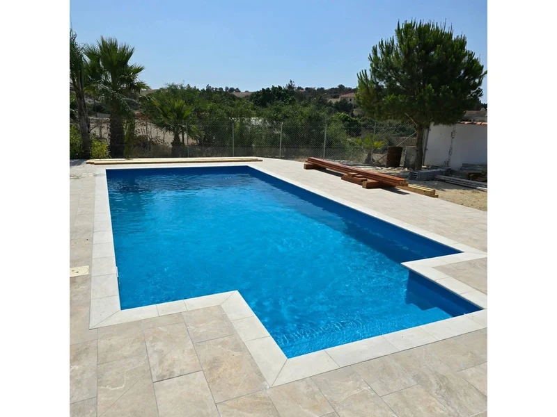 Cefil Urdike – leuchtend blaue armierte PVC-Poolfolie 1,5 mm, Classic und Passion