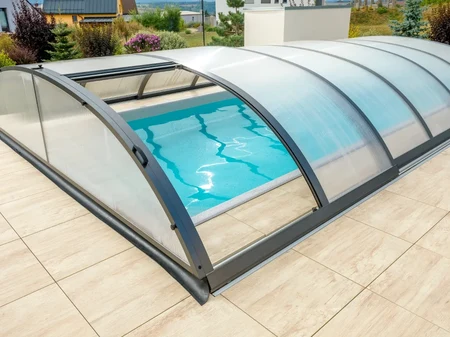 Niedrige fertige Poolüberdachung Compact K-3-390, Mountfield