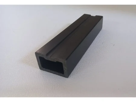 DECKER DP110 – подконструкција за WPC под, профил 45×30×3000 мм